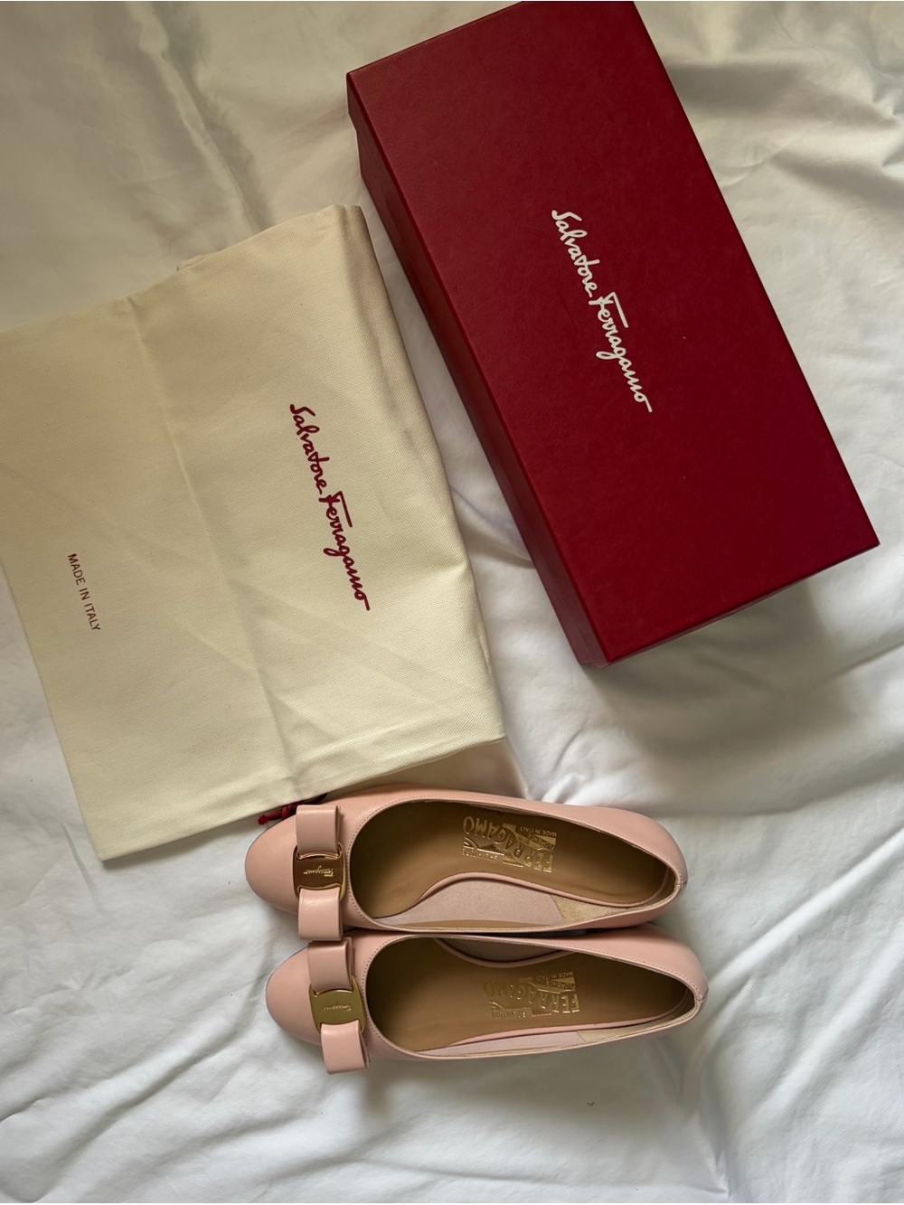 Salvatore Ferragamo Vara Low Heel Pumps, Size 5 - Picture 2 of 9
